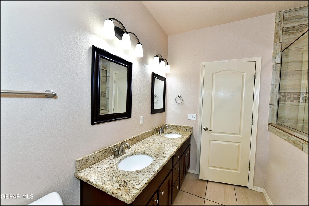 1908 William Caples Street - Photo 23