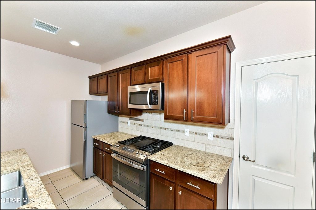1908 William Caples Street - Photo 12