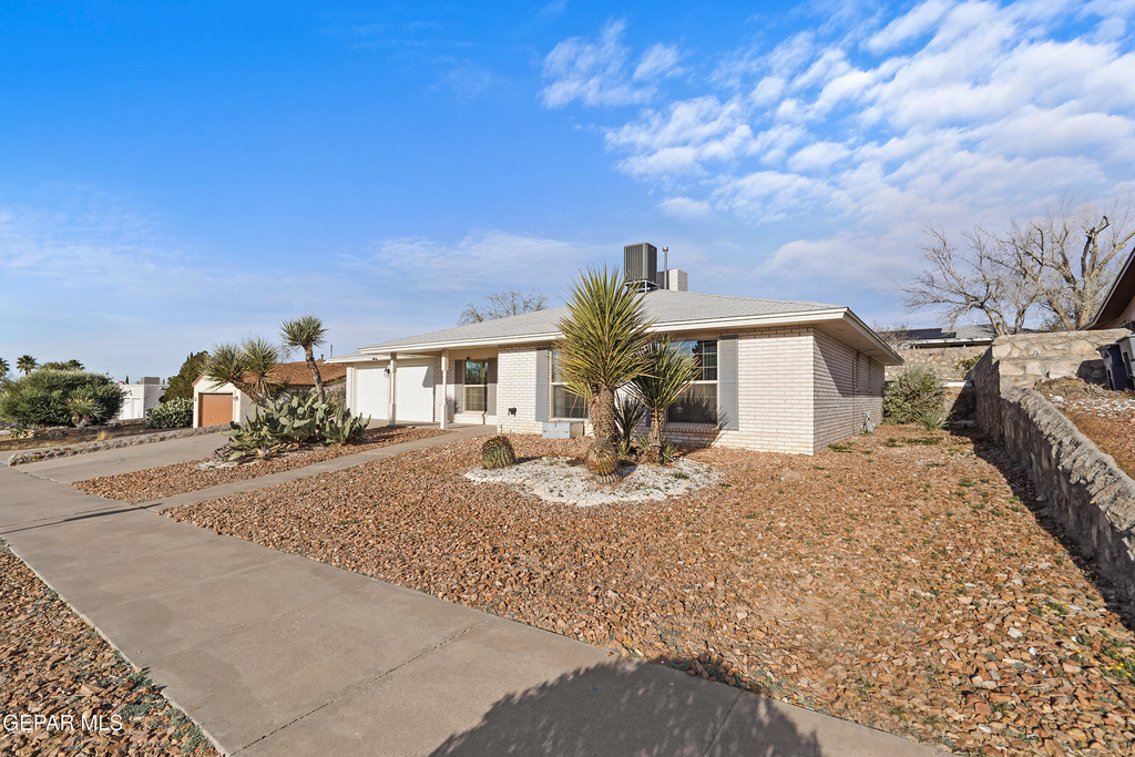 7141 Gran Vida Drive - Photo 1