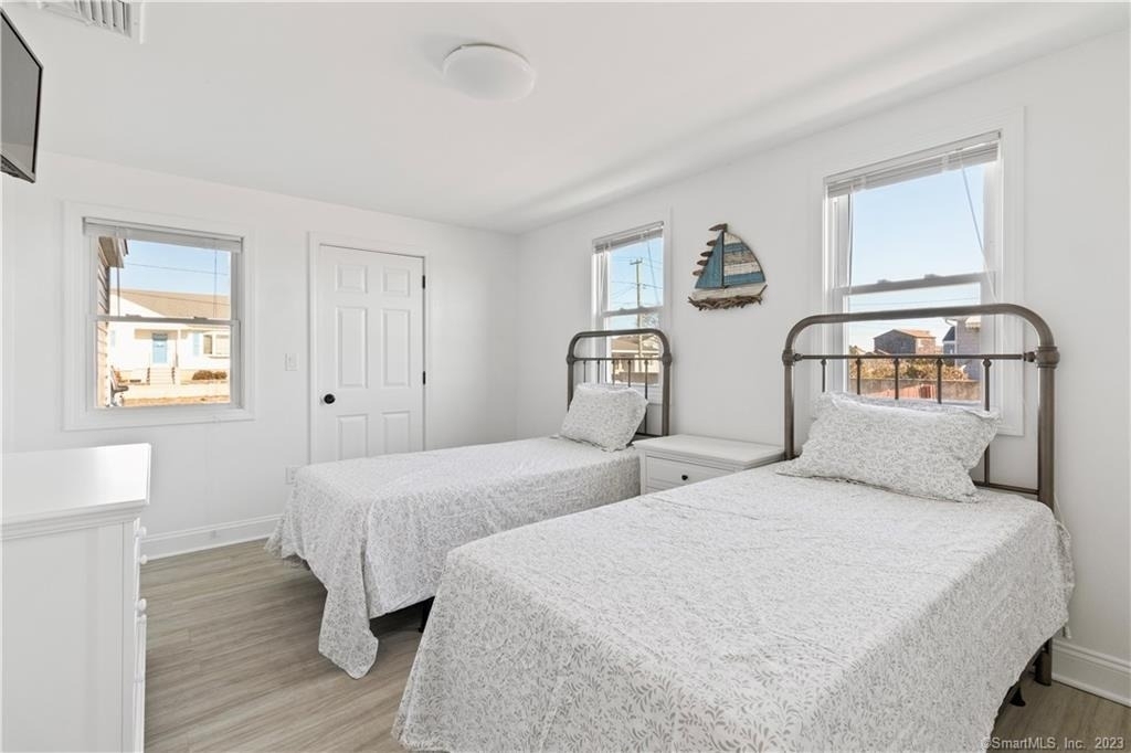 8 Belaire Manor - Photo 31
