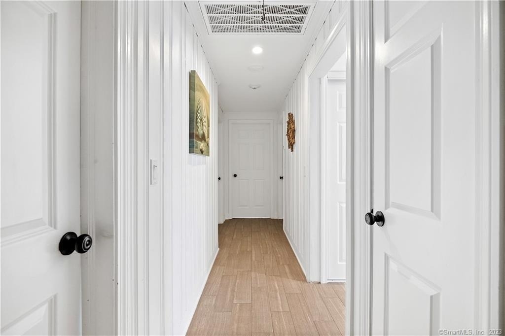8 Belaire Manor - Photo 18