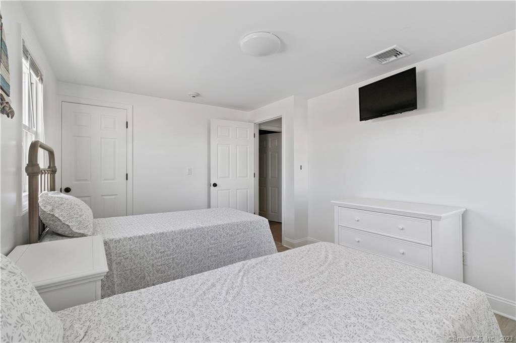 8 Belaire Manor - Photo 33