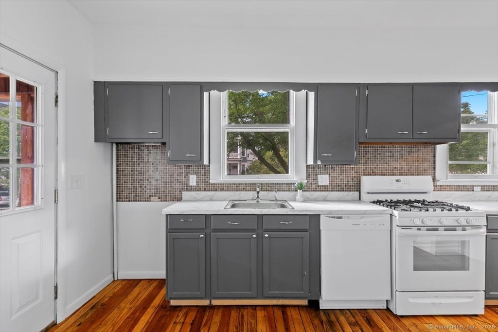 212 Maple Street - Photo 11