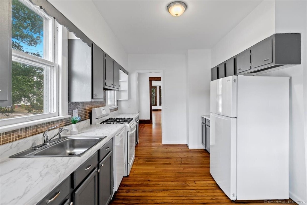 212 Maple Street - Photo 10