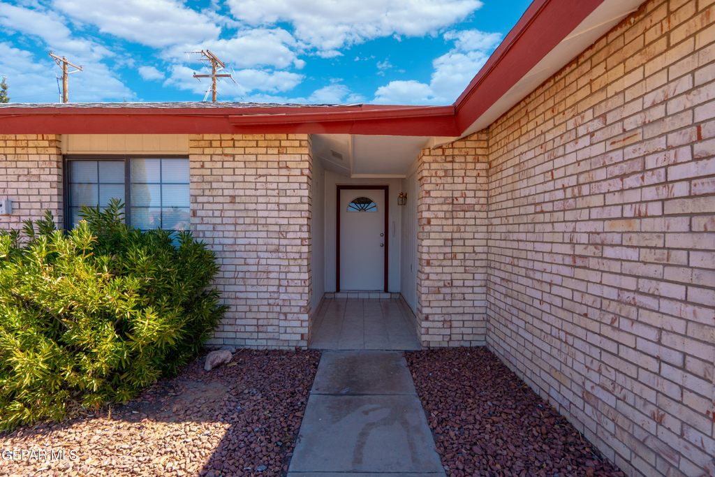 7324 Canyon Run Drive - Photo 1