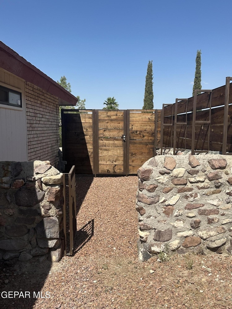7324 Canyon Run Drive - Photo 12