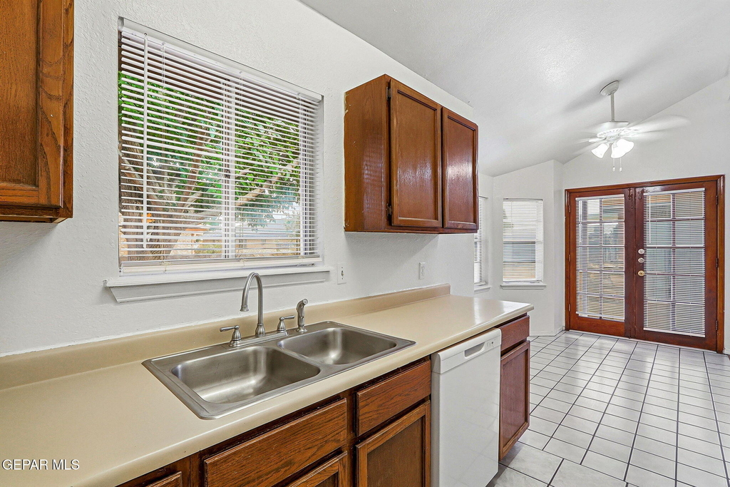 10902 Yogi Berra Circle - Photo 16
