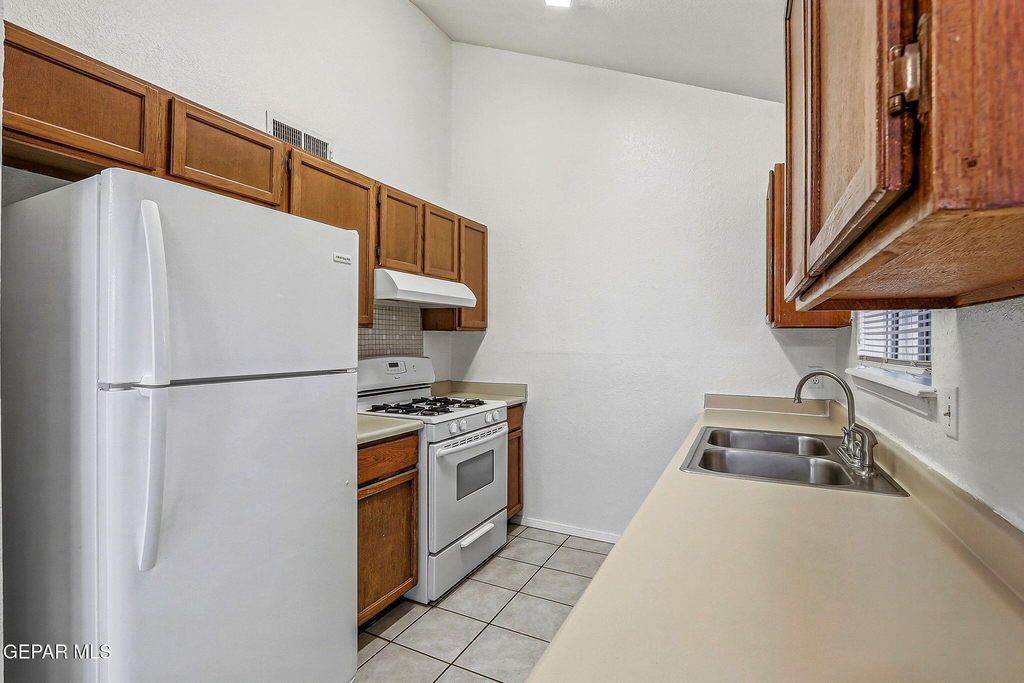 10902 Yogi Berra Circle - Photo 15