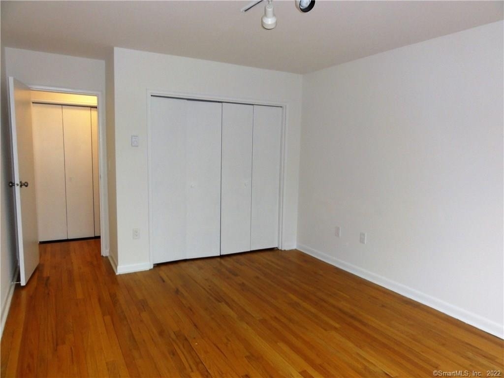 500 Newfield Avenue - Photo 9