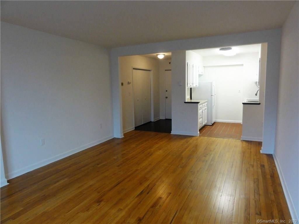 500 Newfield Avenue - Photo 2