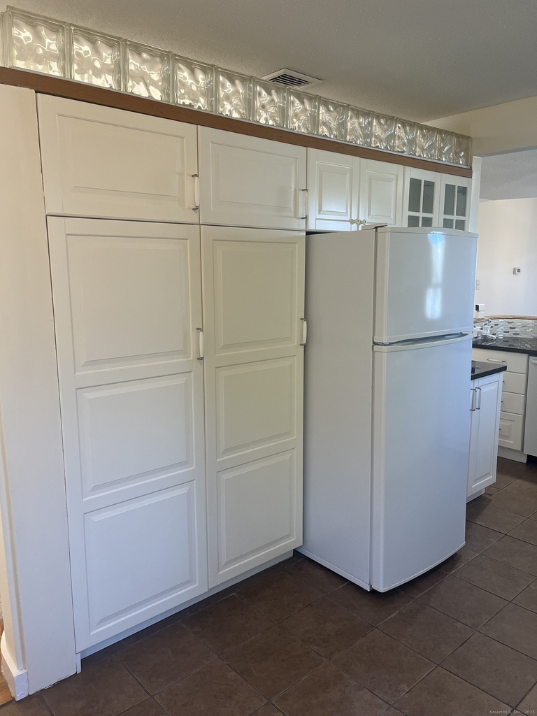 896 Quinnipiac Avenue - Photo 9