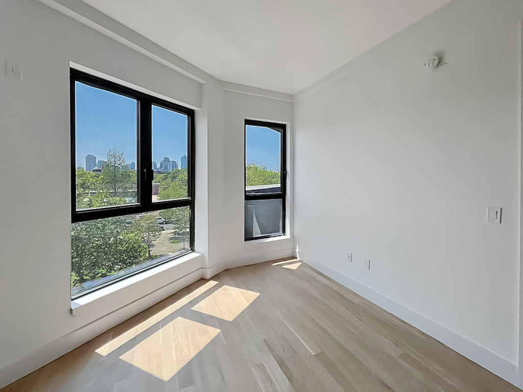 494 Manhattan Avenue - Photo 6