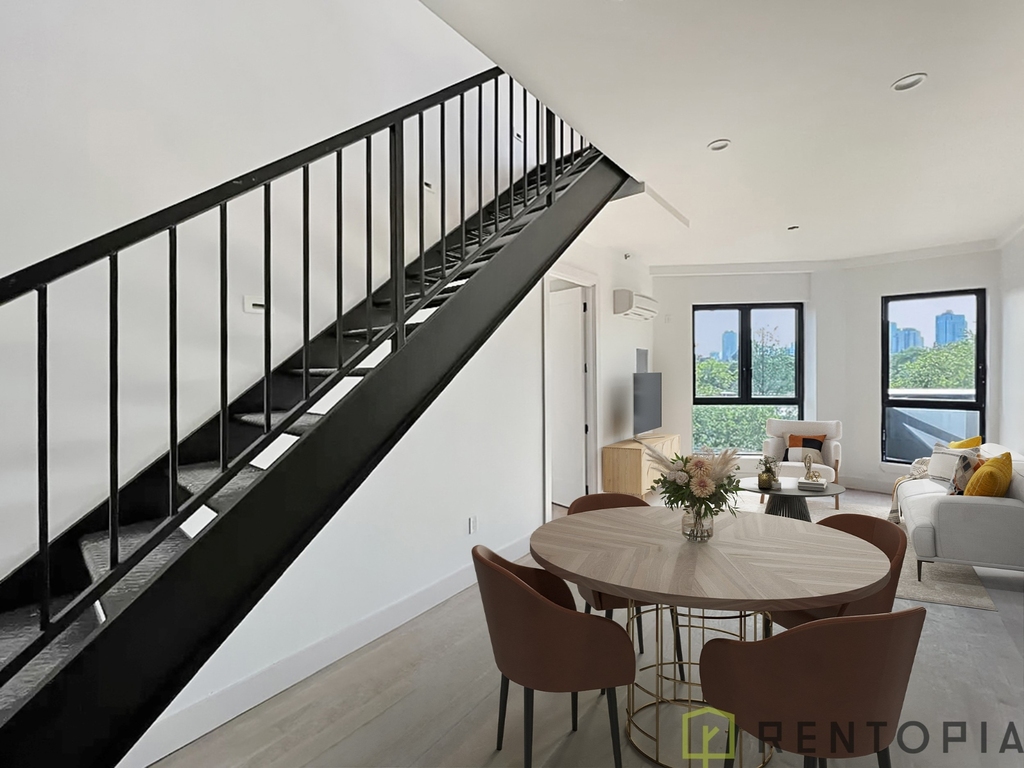 494 Manhattan Avenue - Photo 3