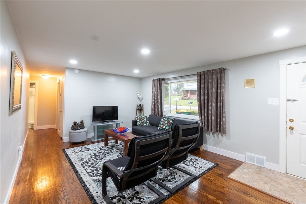 2413 Nicholson Rd - Photo 2