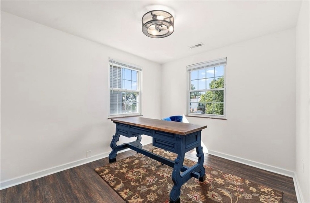 327 Chestnut St - Photo 8