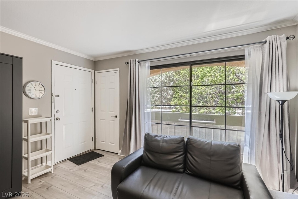 5146 S Jones Boulevard - Photo 1