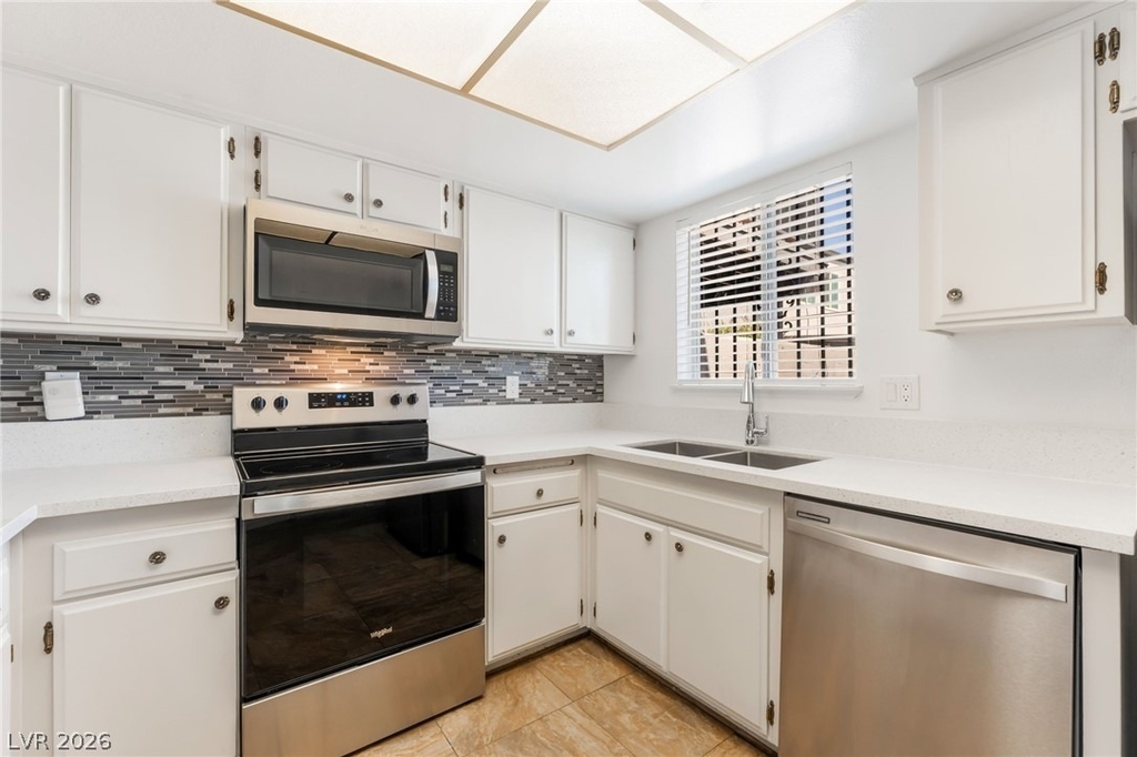 1406 N Jones Boulevard - Photo 8