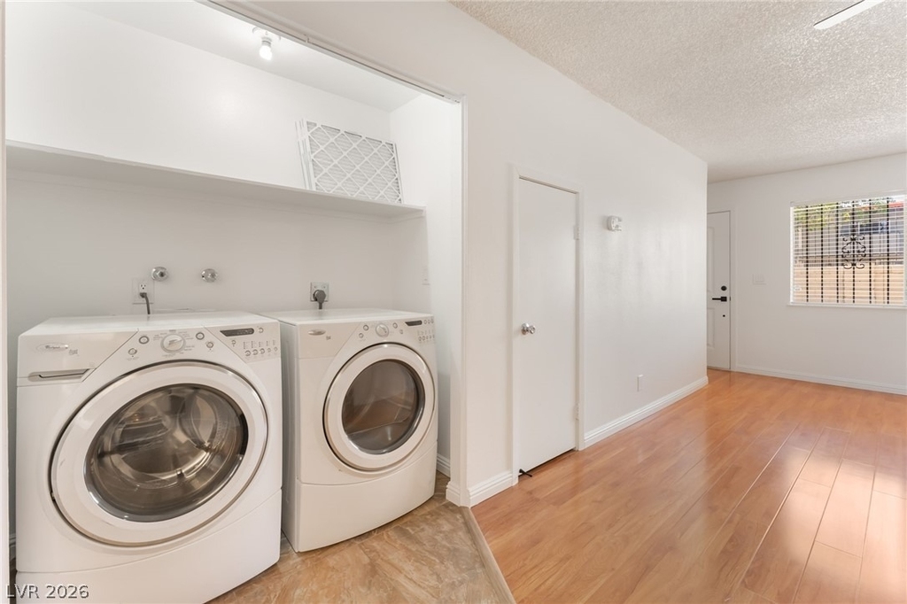 1406 N Jones Boulevard - Photo 11