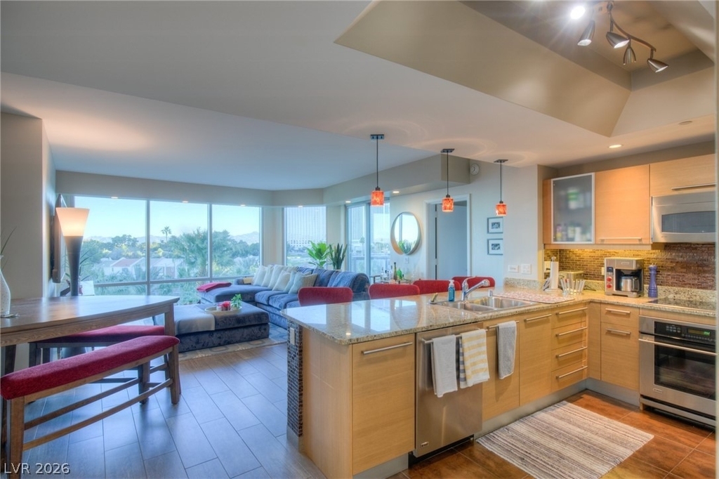 322 Karen Avenue - Photo 2