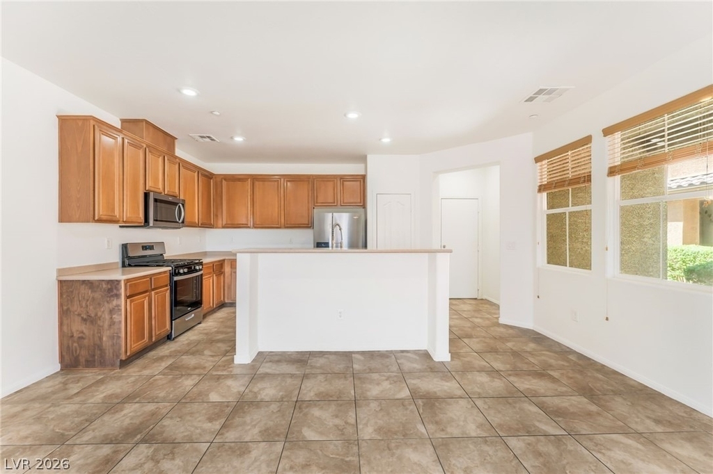 310 Clarence House Avenue - Photo 10