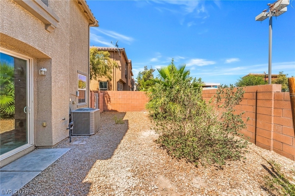 310 Clarence House Avenue - Photo 5