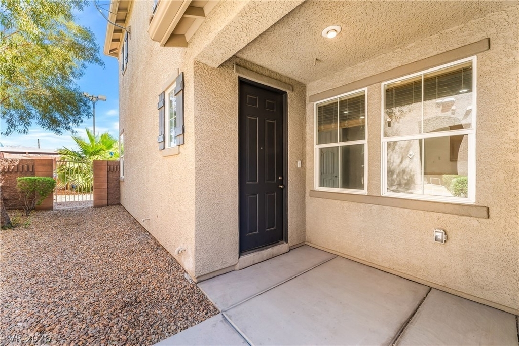 310 Clarence House Avenue - Photo 2