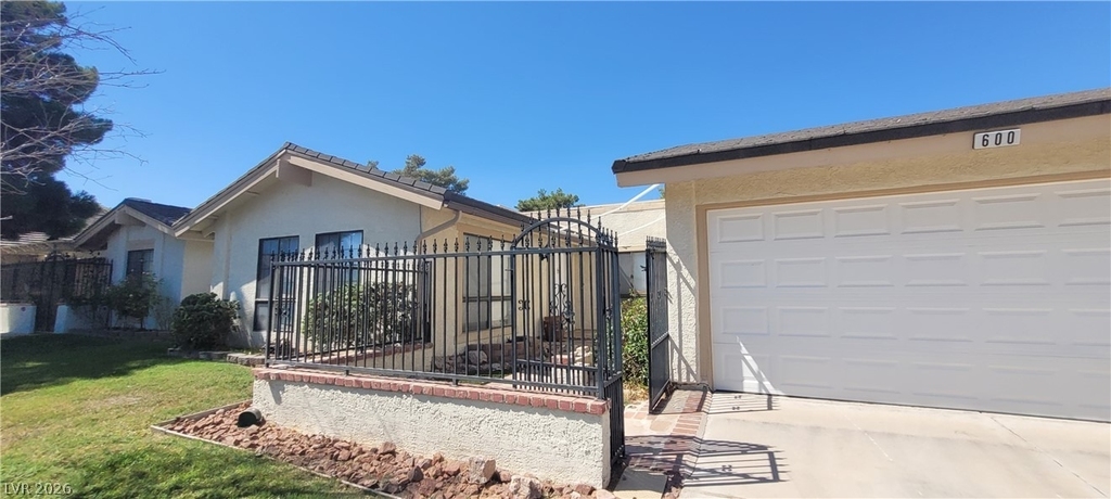 600 Woodmount Drive - Photo 3