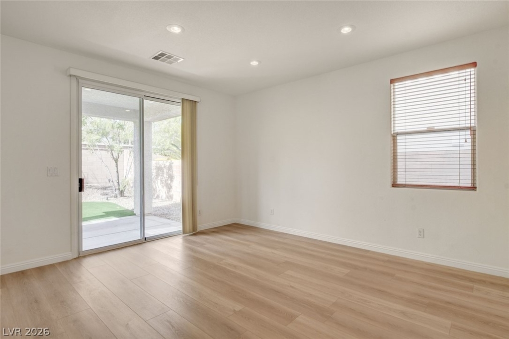 10808 Wallflower Avenue - Photo 9