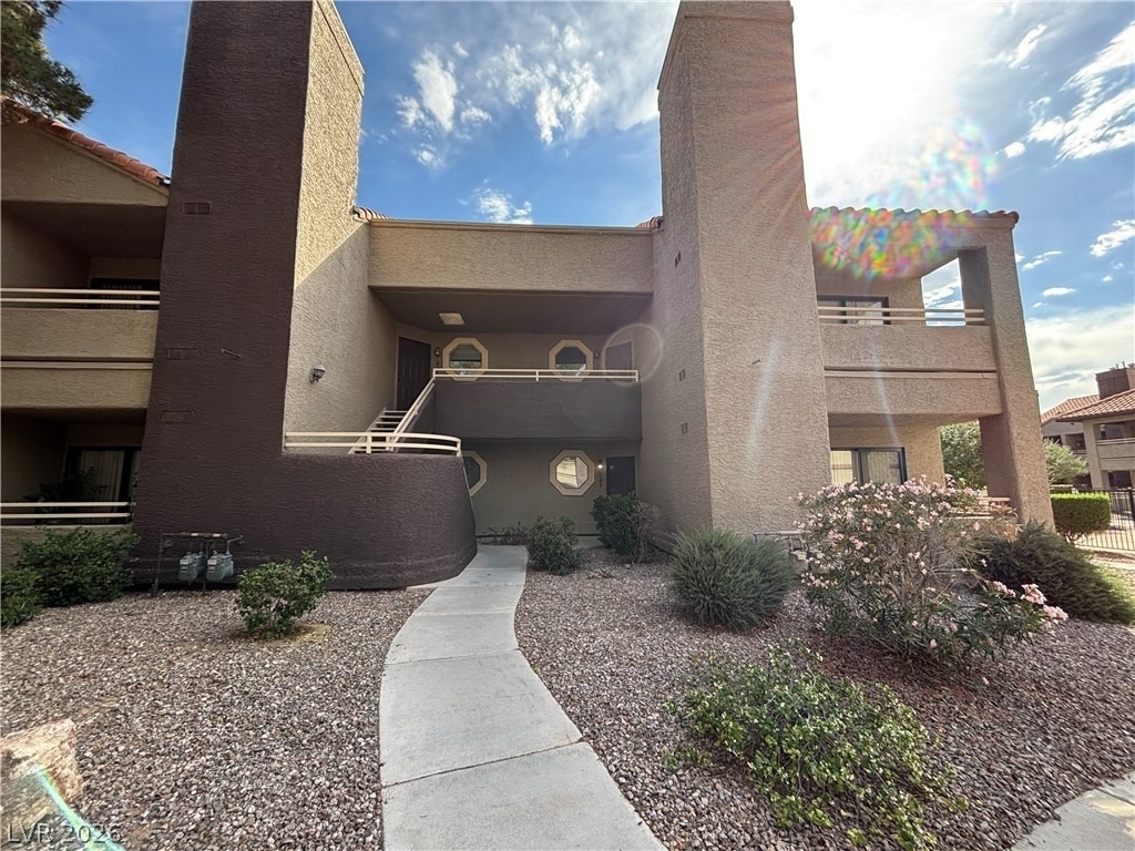 5064 S Rainbow Boulevard - Photo 0
