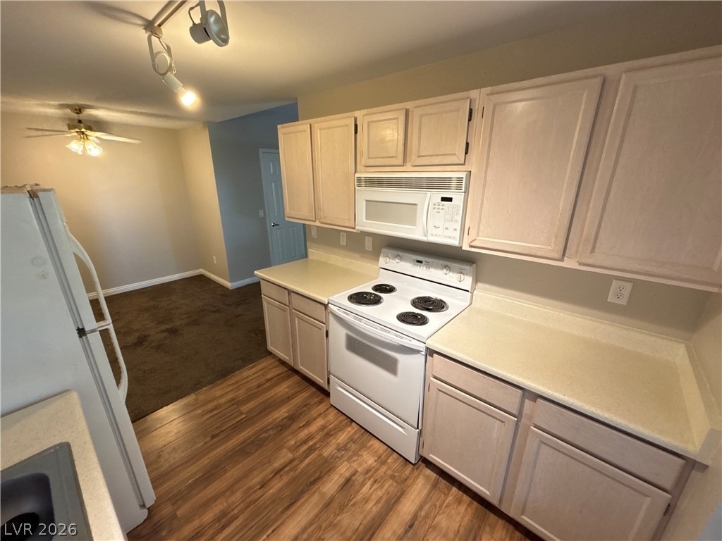 231 W Horizon Ridge Parkway - Photo 9