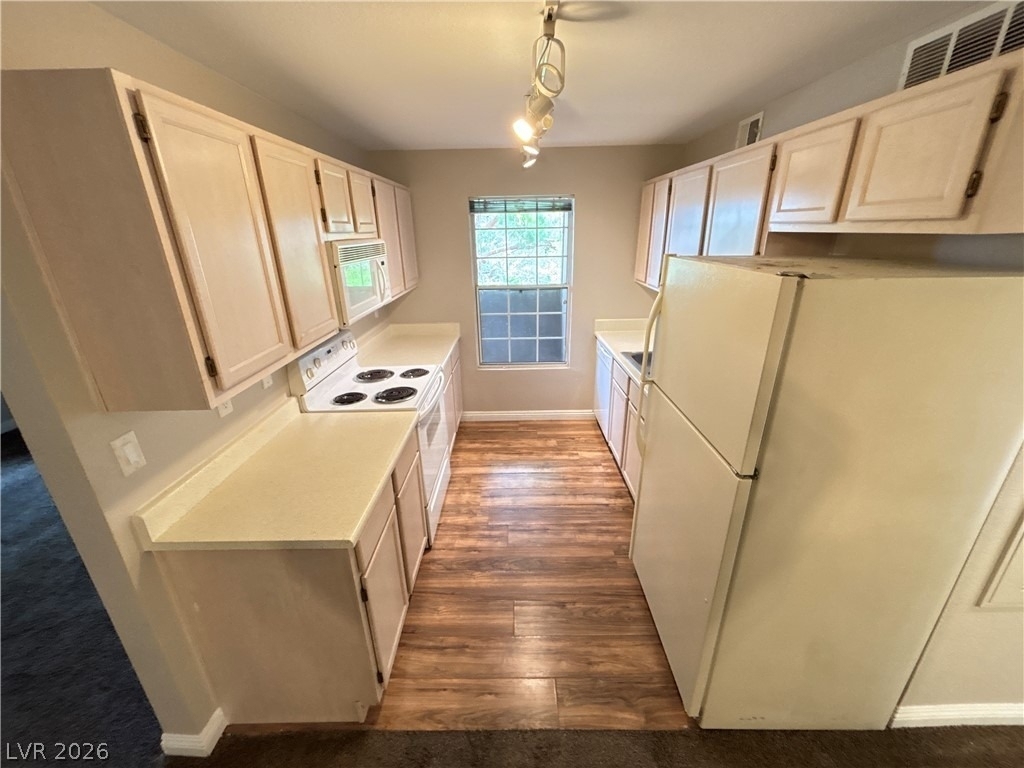 231 W Horizon Ridge Parkway - Photo 8