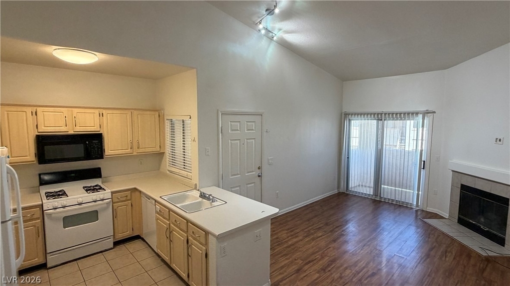 855 N Stephanie Street - Photo 5