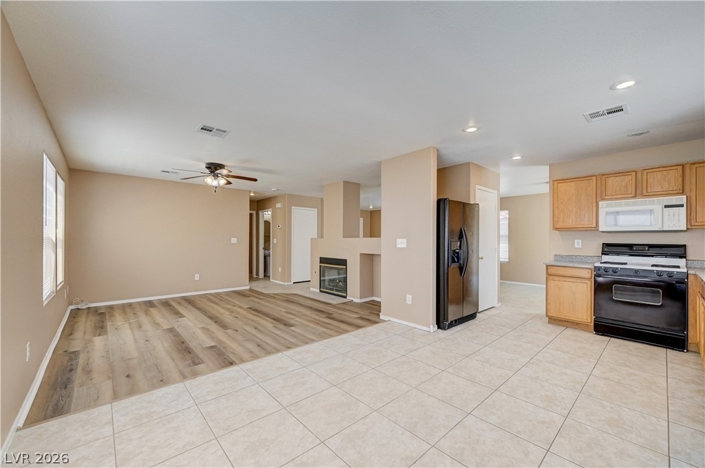 8621 Grand Pine Avenue - Photo 12