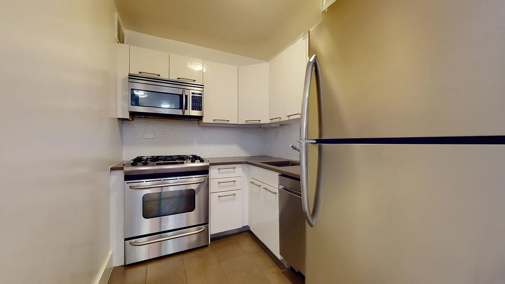 Copy of East 63rd Street - Photo 9