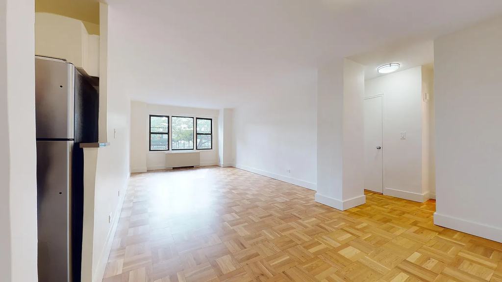 Copy of East 63rd Street - Photo 7