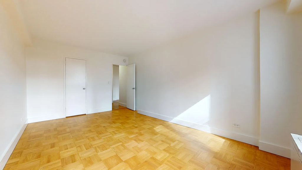 Copy of East 63rd Street - Photo 10
