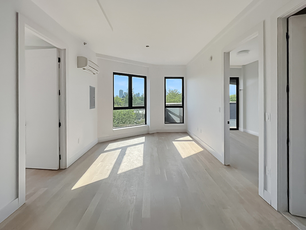494 Manhattan Avenue - Photo 4