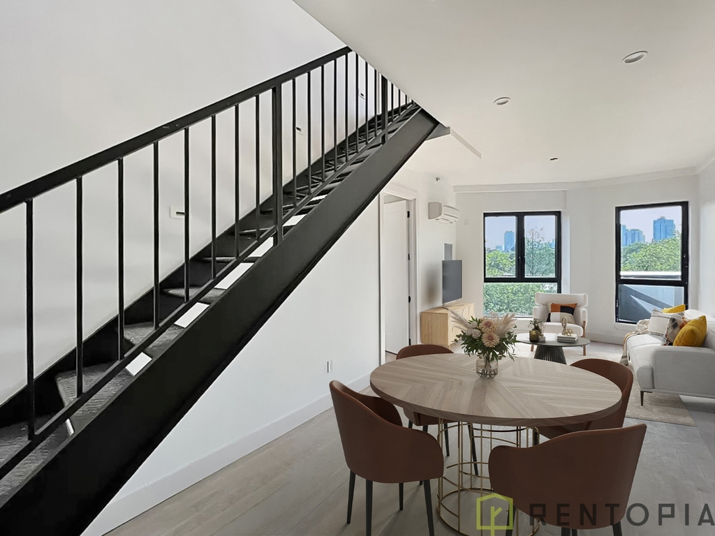 494 Manhattan Avenue - Photo 0