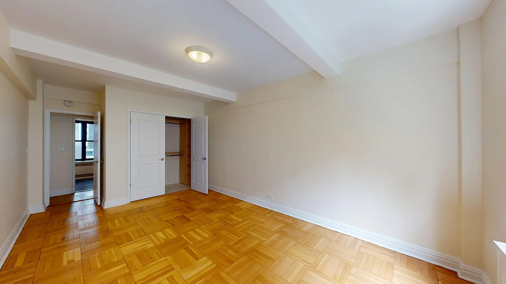 East 56th Street - Photo 3