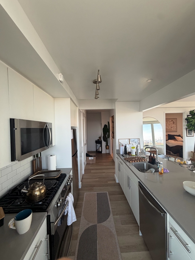 595 Dean Street - Photo 4