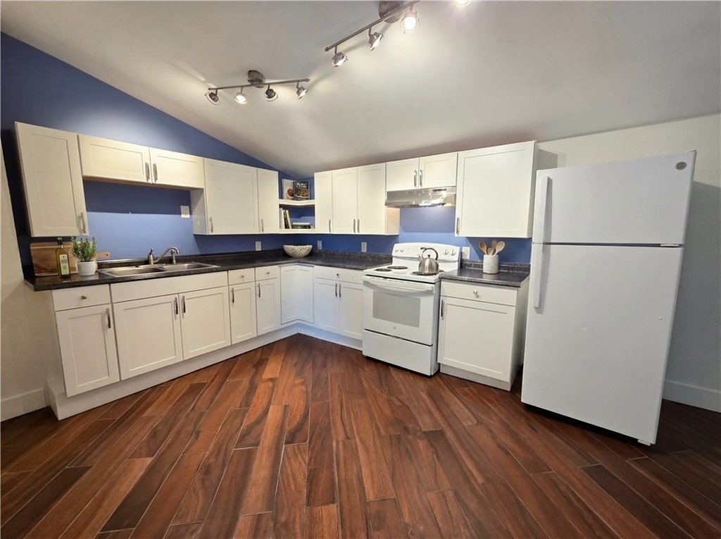 236 Jefferson Avenue - Photo 1