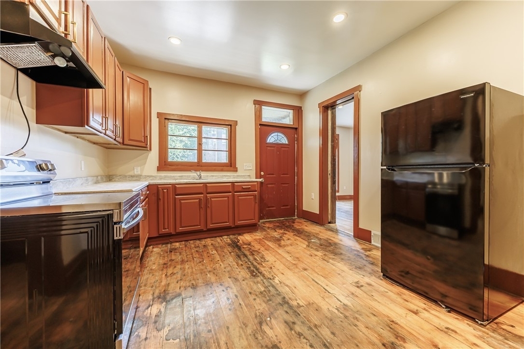 268 Lyndhurst Street - Photo 4