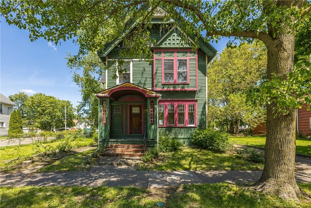 266 Lyndhurst Street - Photo 0