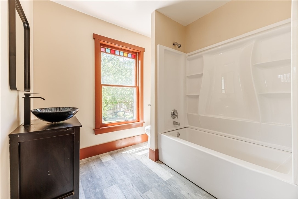 266 Lyndhurst Street - Photo 6