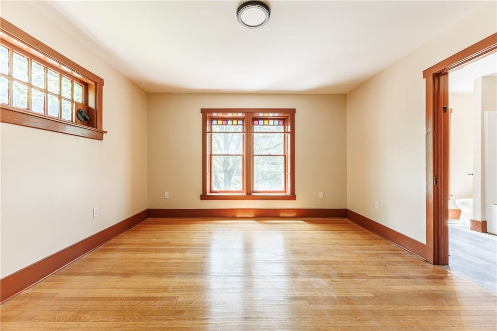 266 Lyndhurst Street - Photo 4