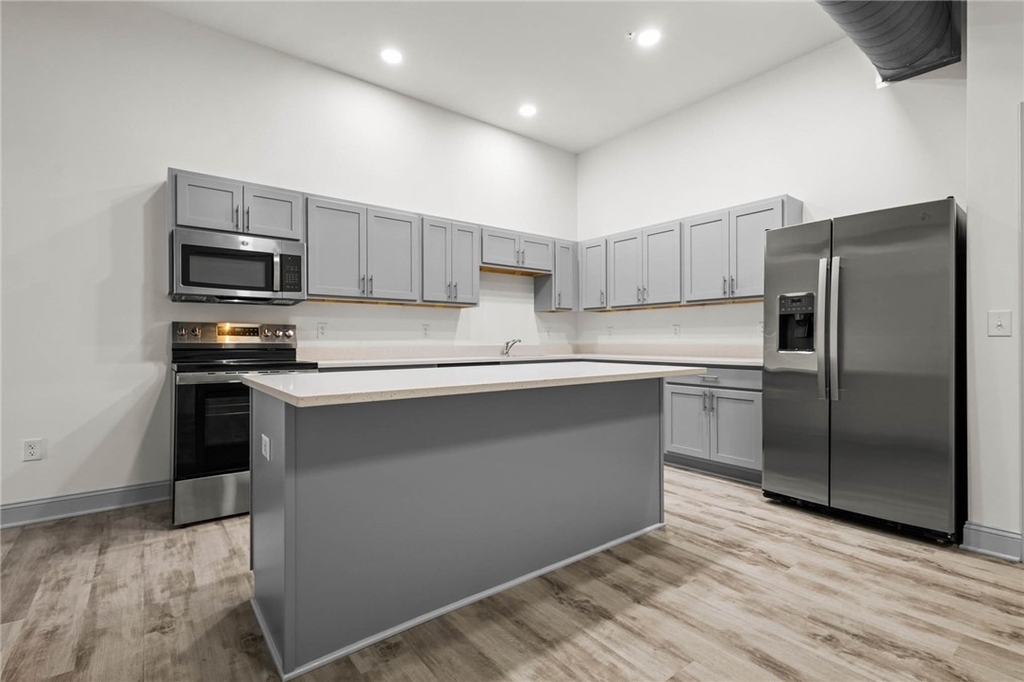 105 Main Street - Photo 2