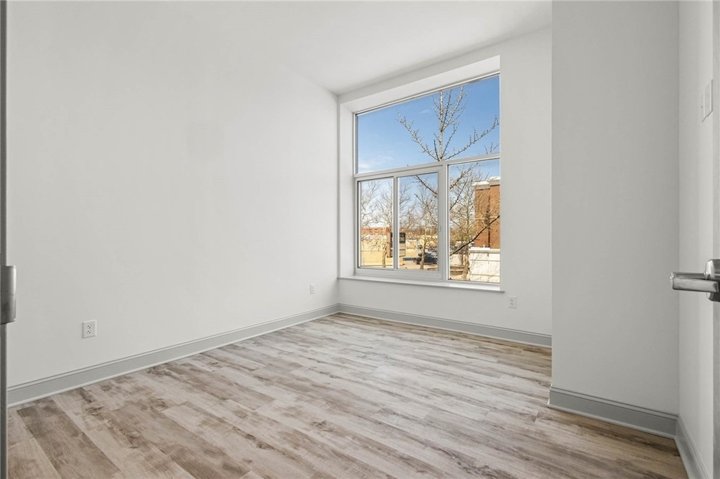 105 Main Street - Photo 14