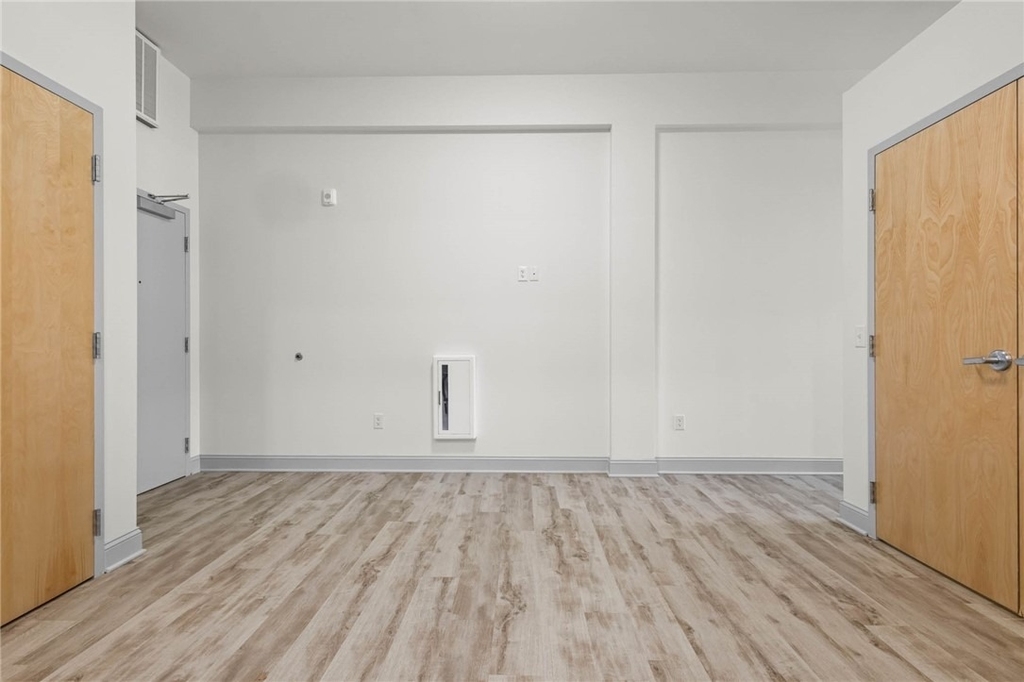 105 Main Street - Photo 8