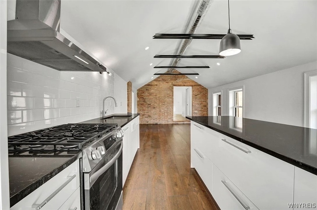 162 Allen Street - Photo 14