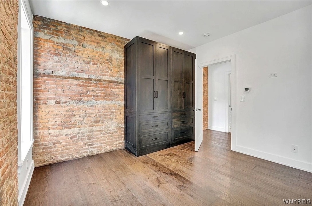 162 Allen Street - Photo 6